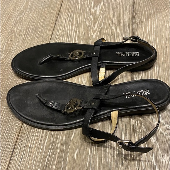MICHAEL Michael Kors black leather sandals - Picture 4 of 7